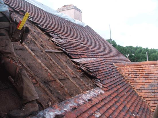 tiles-and-battens-slipping-due-to-nail-fatigue